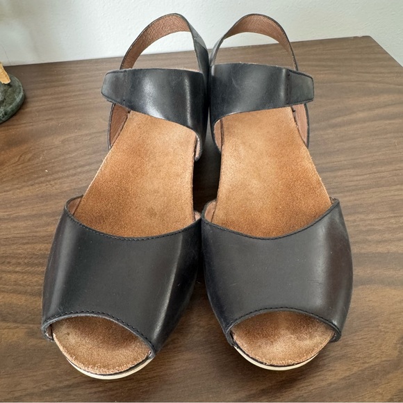 Dansko Black Leather Sandals size 40 - Picture 2 of 5